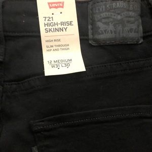 NWT LEVI’S High Rise Ankle Skinny Women’s Jeans👖